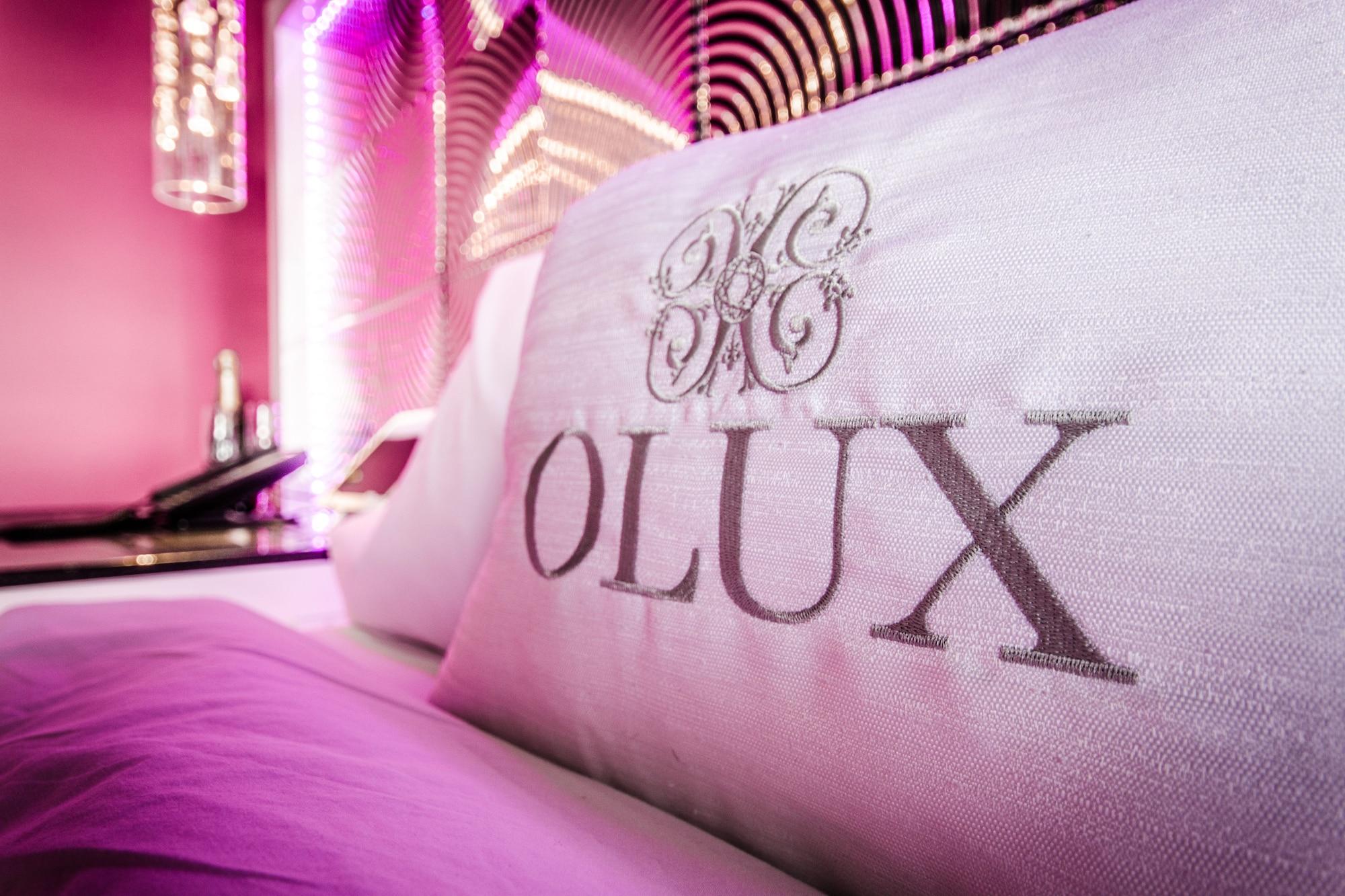 Olux Hotel-Motel-Suites Laval Extérieur photo