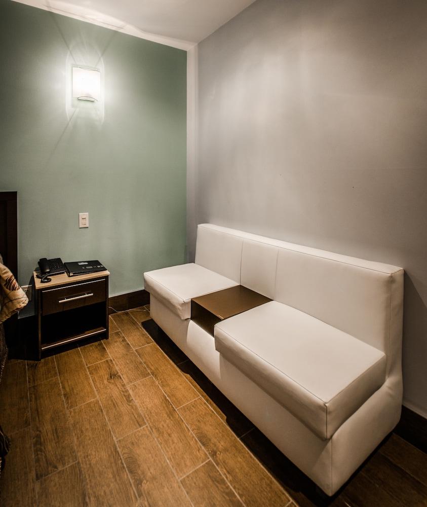 Olux Hotel-Motel-Suites Laval Extérieur photo