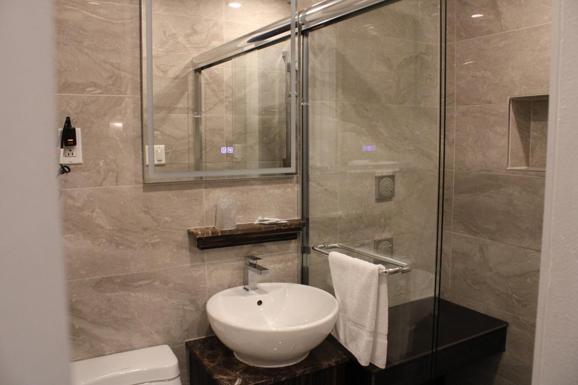 Olux Hotel-Motel-Suites Laval Extérieur photo