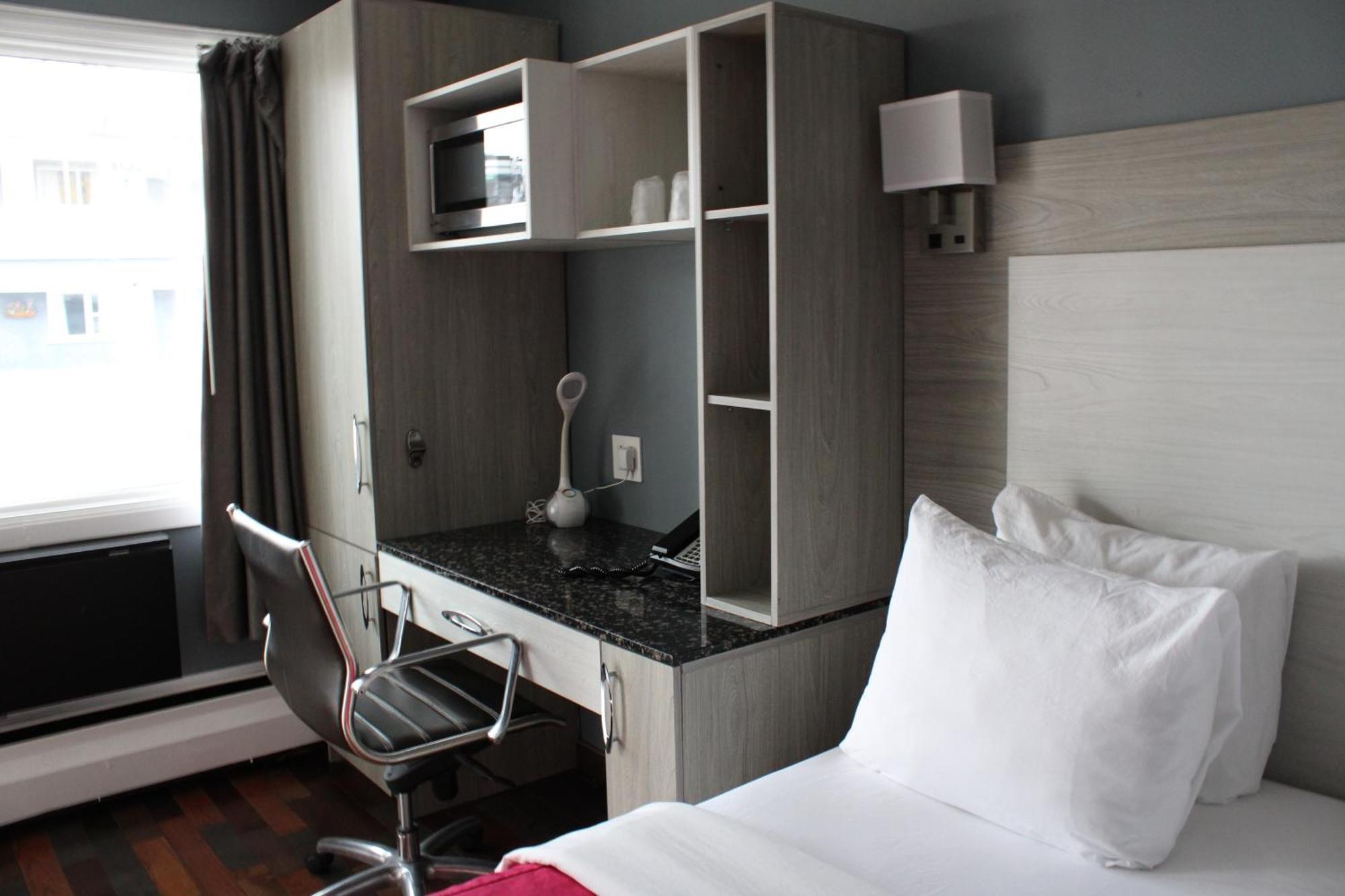 Olux Hotel-Motel-Suites Laval Extérieur photo