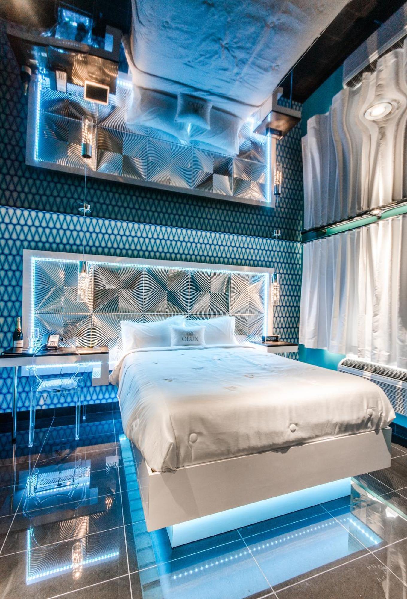 Olux Hotel-Motel-Suites Laval Extérieur photo