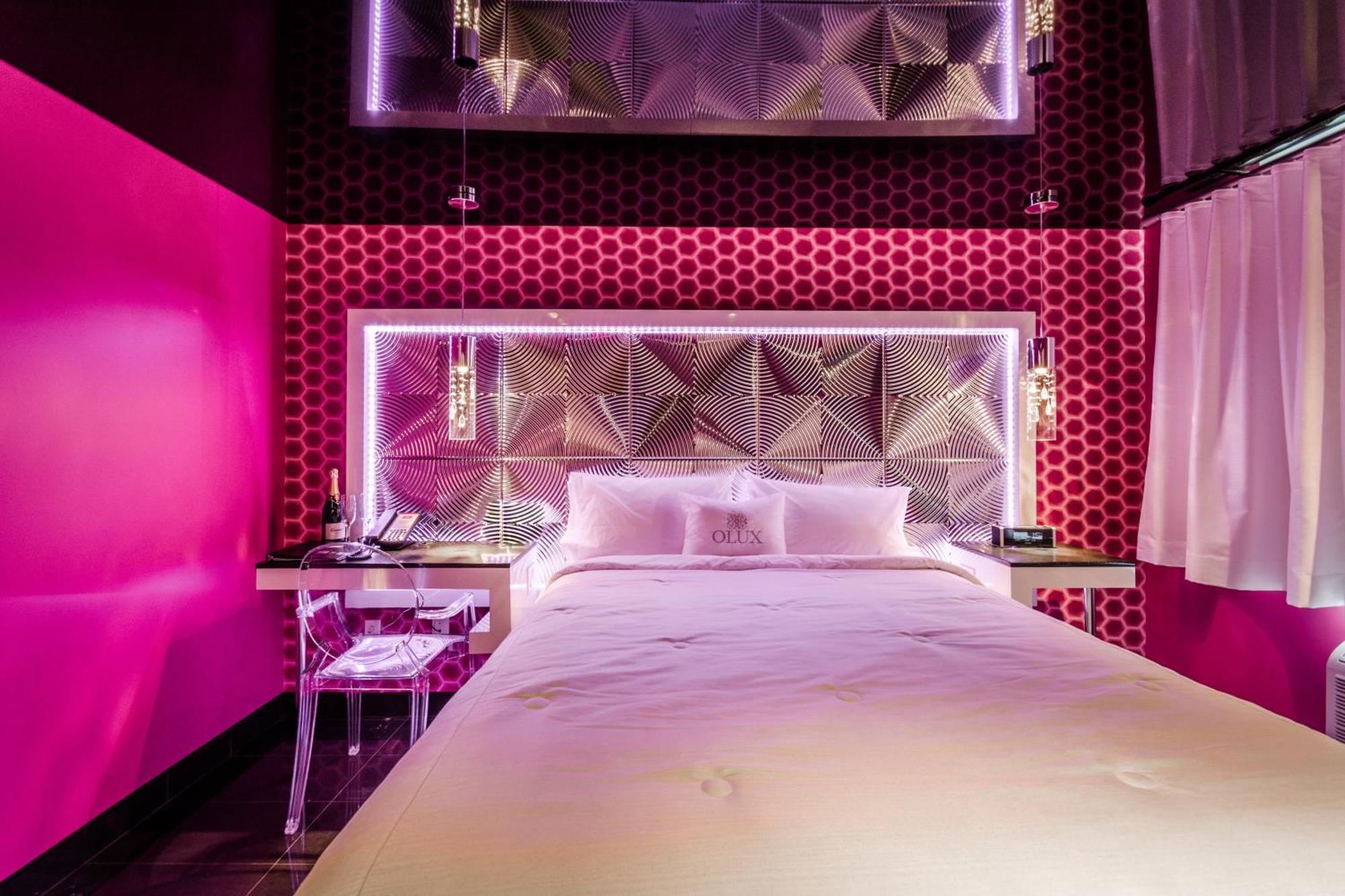 Olux Hotel-Motel-Suites Laval Extérieur photo