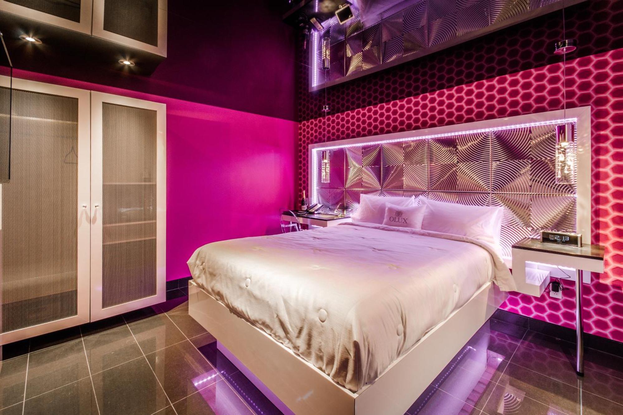 Olux Hotel-Motel-Suites Laval Extérieur photo