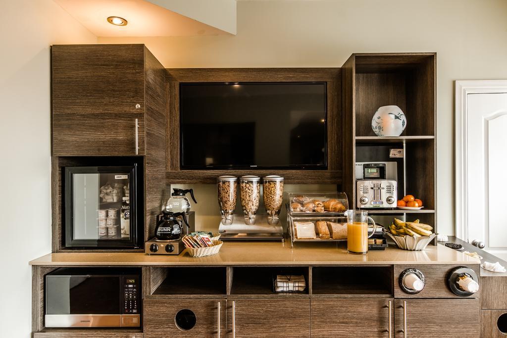 Olux Hotel-Motel-Suites Laval Extérieur photo
