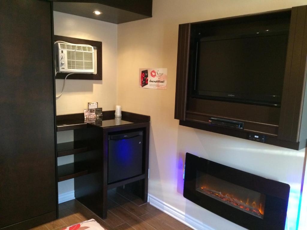 Olux Hotel-Motel-Suites Laval Extérieur photo